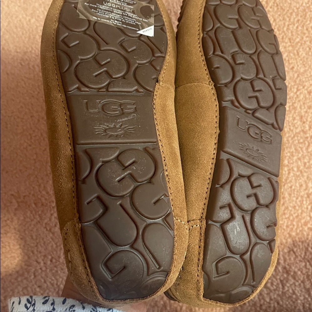 UGG women’s  Brown Suede Loafers - Picture 11 of 17